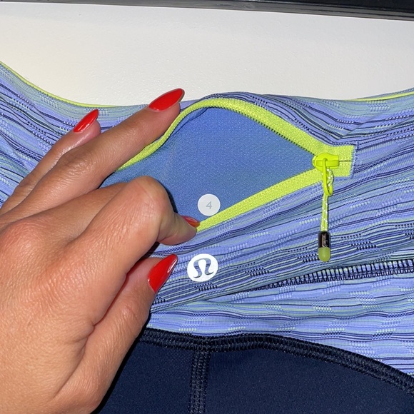 Lululemon Work out tights. Size 4 (worn once) - Picture 5 of 12